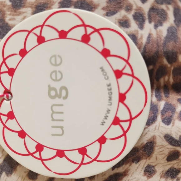 Umgee Tan and Cream Graphic Long Sleeve Blouse - Picture 5 of 5